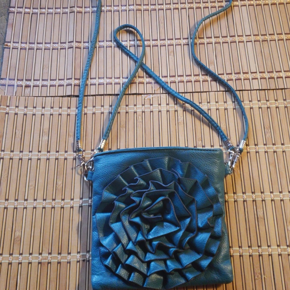 🔔SOLD!!Teal Leather Purse